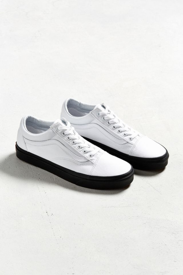 Black sole clearance white vans