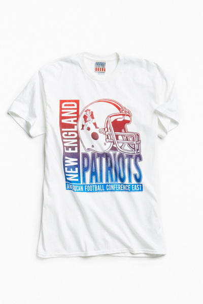 Junk Food New England Patriots Bold Logo Fan Shirt - Unisex Short Sleeve T-Shirt, Size 2XL - View #2