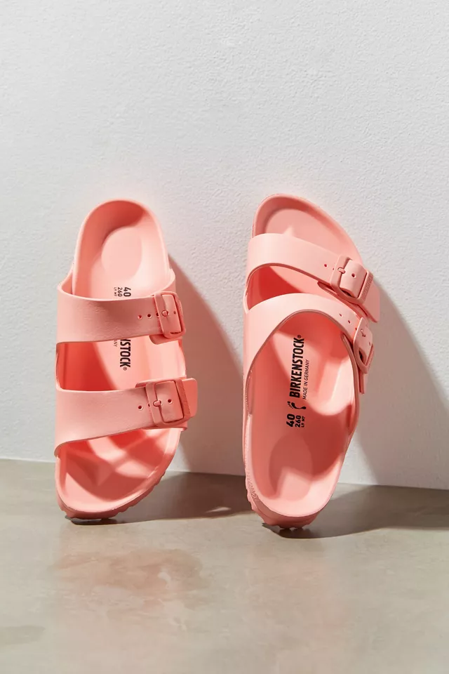 Slides to wear to the beach 