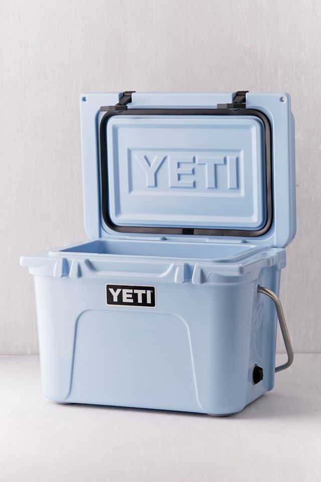 YETI Tundra Roadie Cooler #1