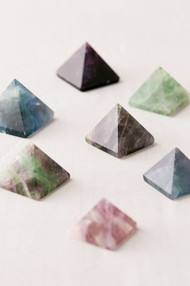 Fluorite naturelle taillée en pyramide Vanquish Bad Vibes Chaparral Studio X UO #1