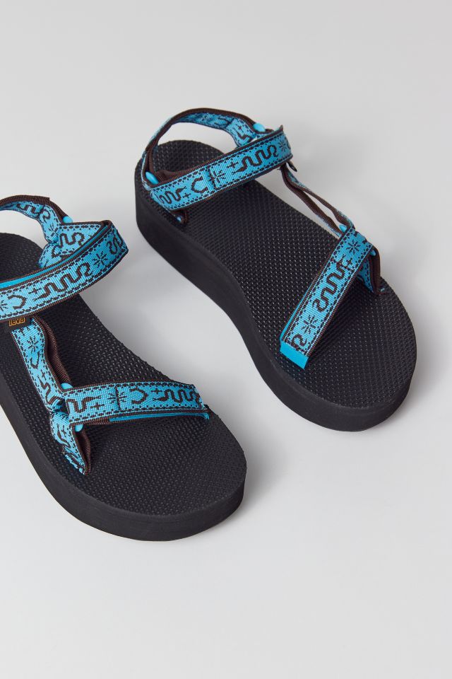 Urban best sale outfitters tevas