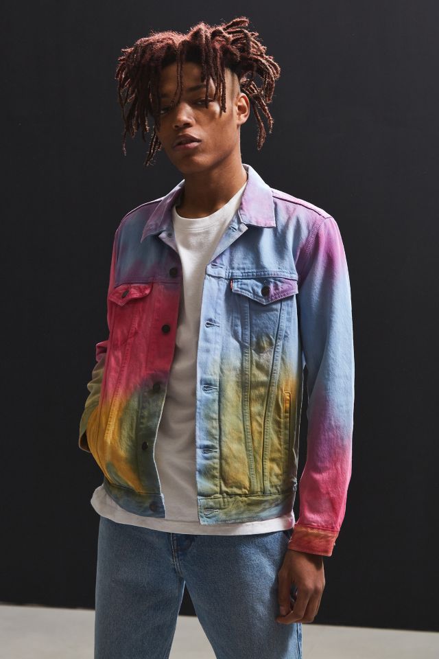 Levi's Tie-Dye Denim Trucker Jacket | Urban Outfitters