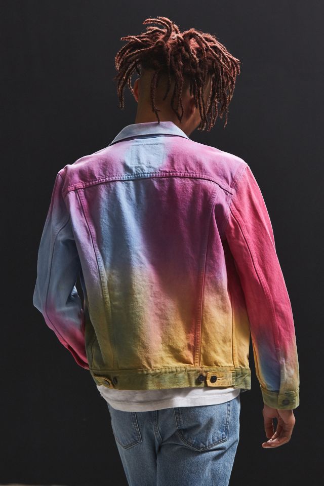 Levi's Tie-Dye Denim Trucker Jacket | Urban Outfitters