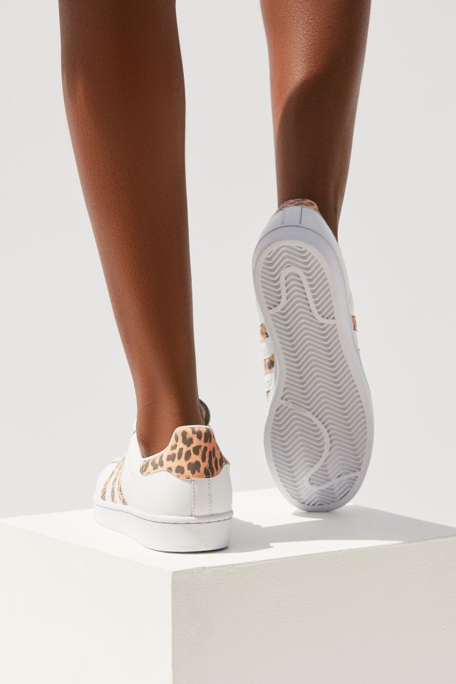 Adidas superstar leopard sale femme