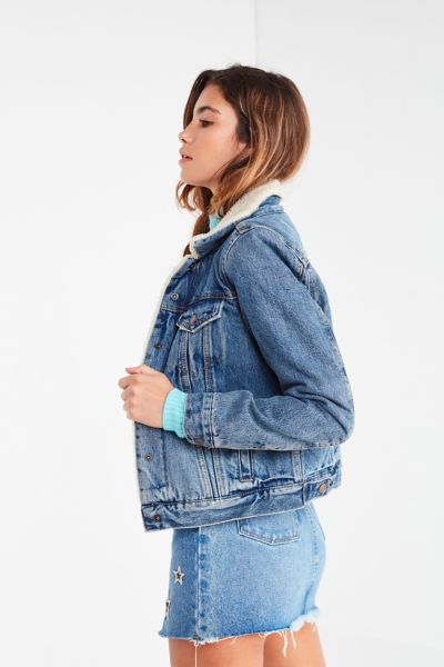 urban outfitters levis sherpa jacket