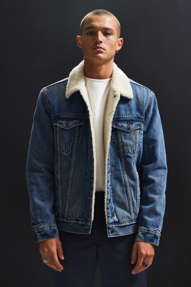 Levi's Sherpa Denim Trucker Jacket | Urban Outfitters