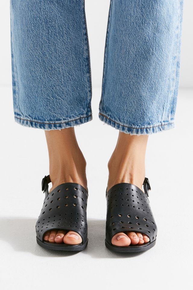 Sandales en cuir perforé Camper #2