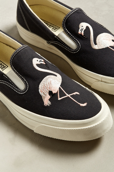 converse flamingo slip on