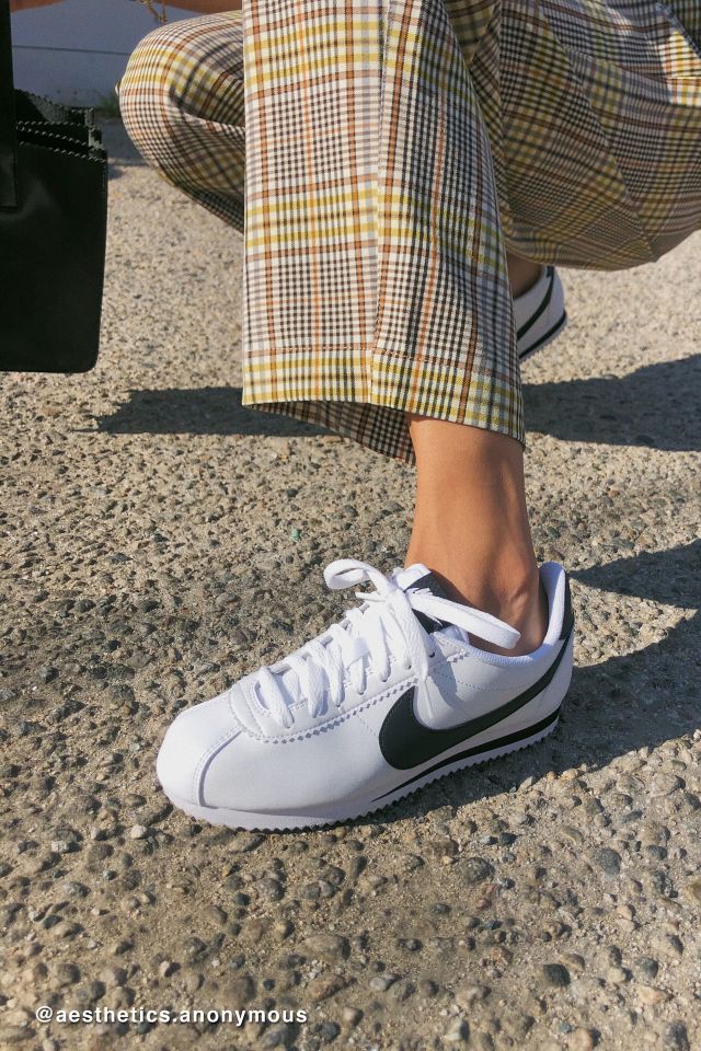 frugtbart Blind tempo Nike Classic Cortez Leather Sneaker | Urban Outfitters