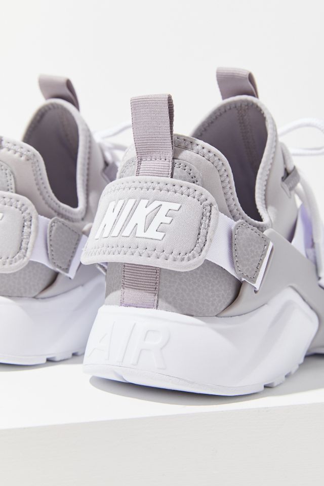 Nike Air Huarache City Low Grey Sneaker Urban Outfitters