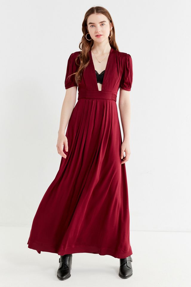 UO Sienna Plunging Pleated Maxi Dress | Urban Outfitters