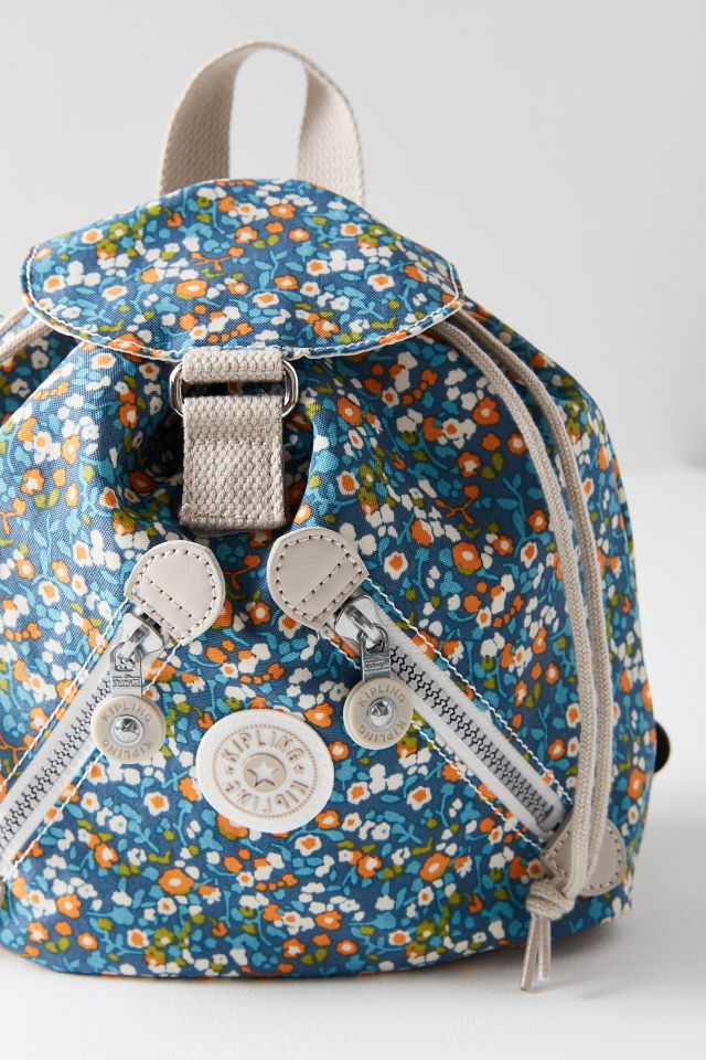 Underonesky Floral Backpack for Sale in Portland, OR - OfferUp