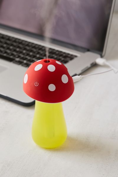 mushroom-led-usb-humidifier-urban-outfitters
