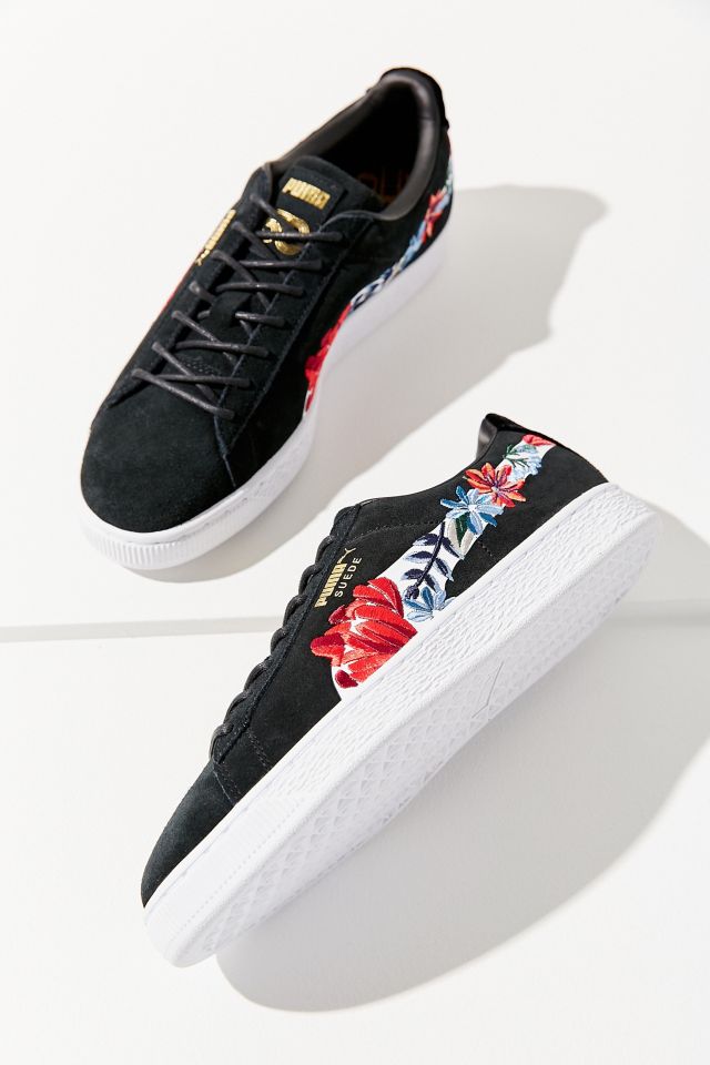 fusible Rizo hacer los deberes Puma Basket Heart Hyper Embroidered Sneaker | Urban Outfitters