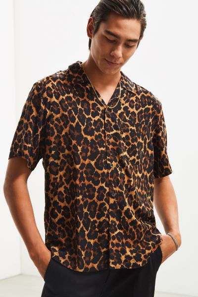 Urban Outfitters Uo Fierce Tigers Rayon Short Sleeve Button-down