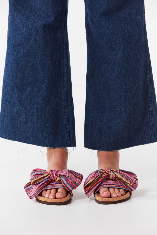 UO Striped Bow Pool Slide #3