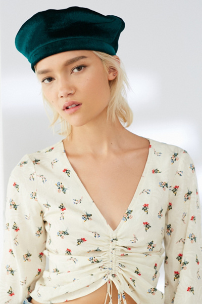 Velvet Beret | Urban Outfitters display picture 2