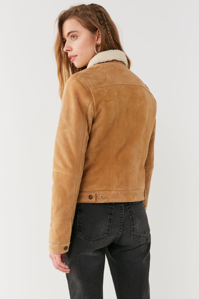 Levi's Suede Sherpa Trucker Jacket | Urban Outfitters