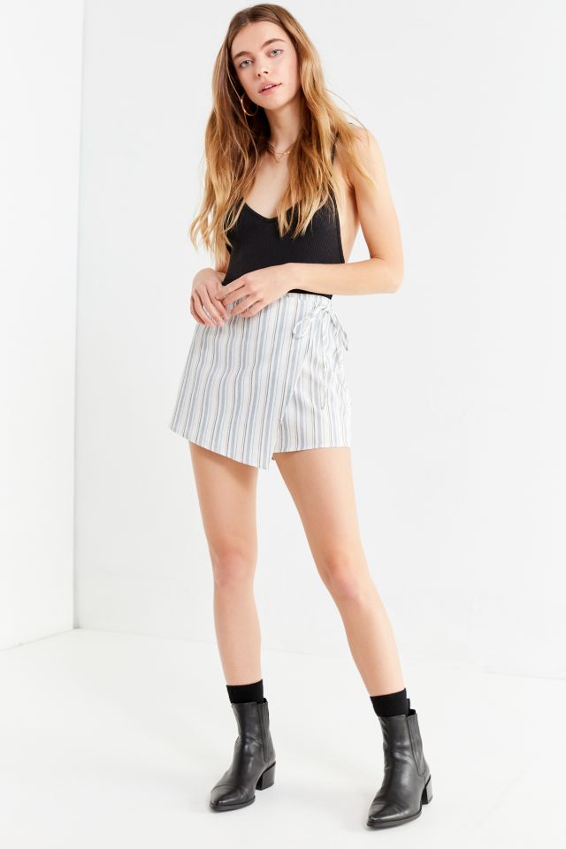 UO Jamie Striped Linen Skort Short | Urban Outfitters