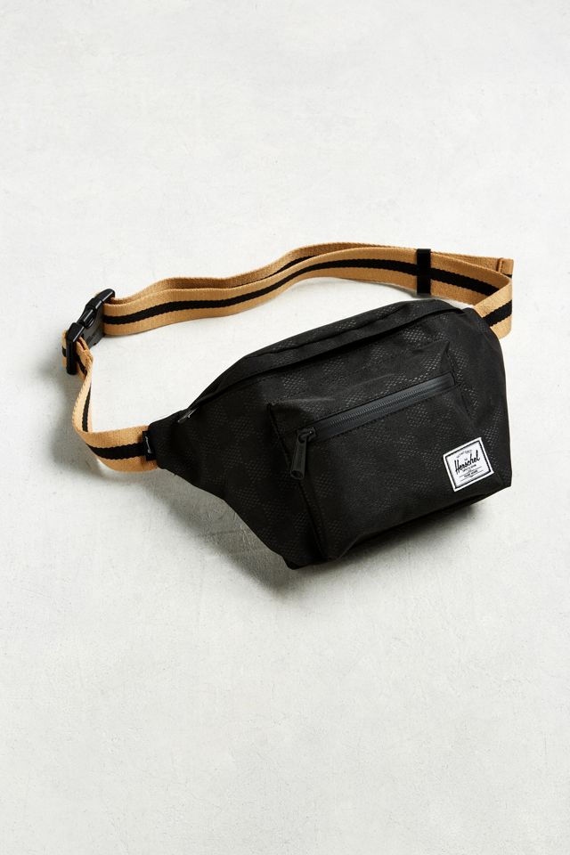 Herschel Supply Co. UO Exclusive 17 Sling Bag | Urban Outfitters