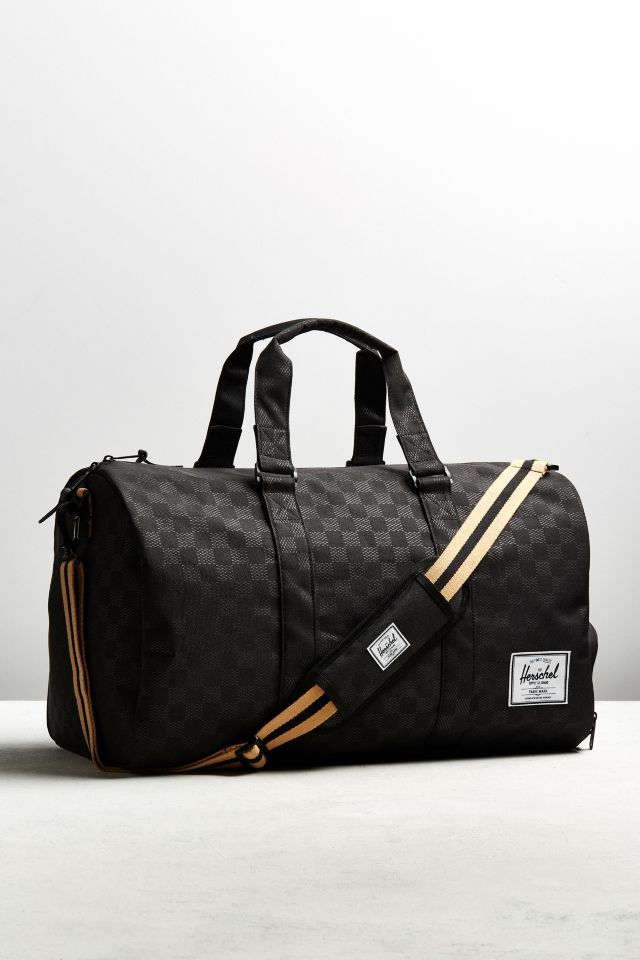 Herschel duffle 2025 bag urban outfitters