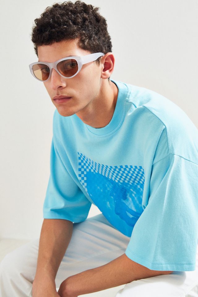 Oversized Cat Eye Sunglasses | Urban Outfitters display picture 1