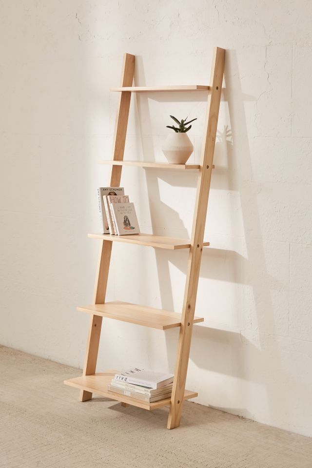 Leaning store wood bookshelf