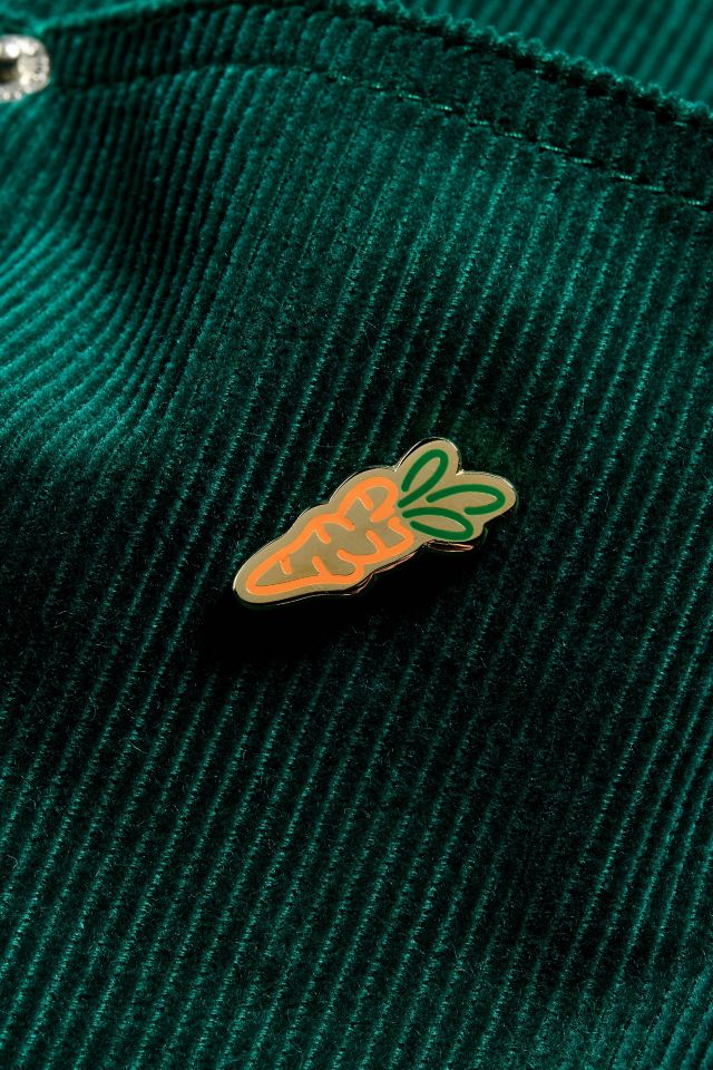 Épinglette à logo Carrots #2