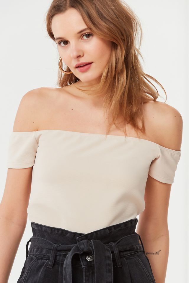 UO Off-The-Shoulder Ribbed Cropped Top