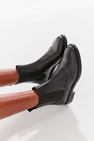moord in verlegenheid gebracht accumuleren Vagabond Shoemakers Amina Chelsea Boot | Urban Outfitters