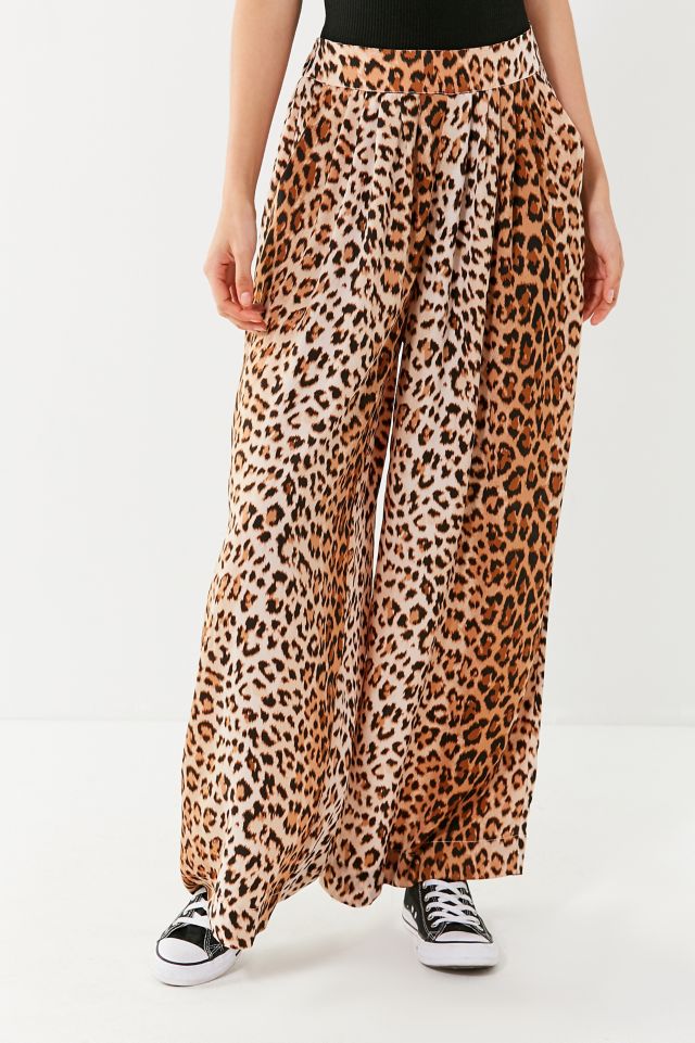 UO Shea Leopard Print Wide Leg Pant