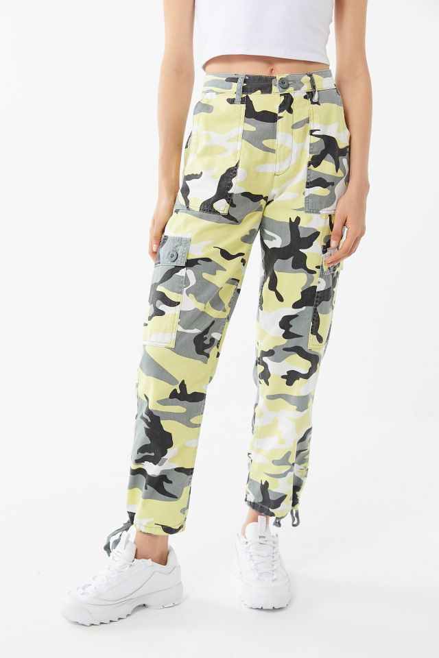 UO Authentic Camo High-Waisted Cargo Pant | Urban Outfitters