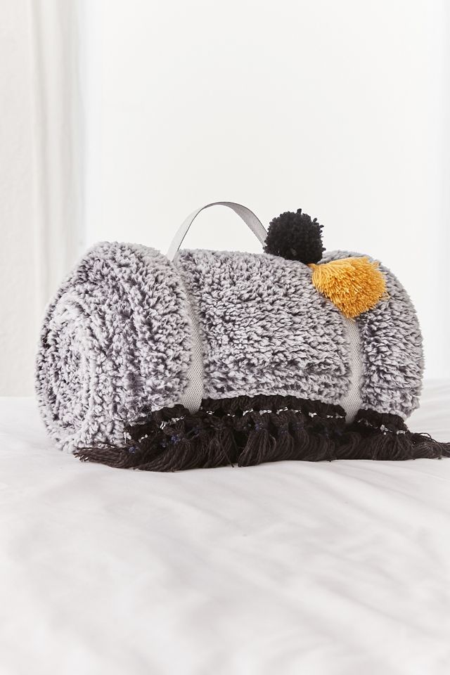 Amped Fleece Fringed Throw Blanket Urban Outfitters