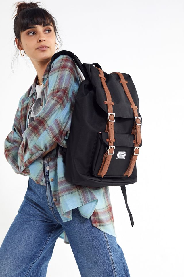 herschel backpack fit laptop City Supply Co. USA Prepare for your next escapade with the Herschel Classic backpack Herschel Heritage Light Cypress 21L