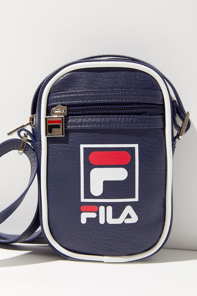 Фила арт. Fila сумка белая. Белая сумка Fila цилиндр. Мешок для обуви Фила.