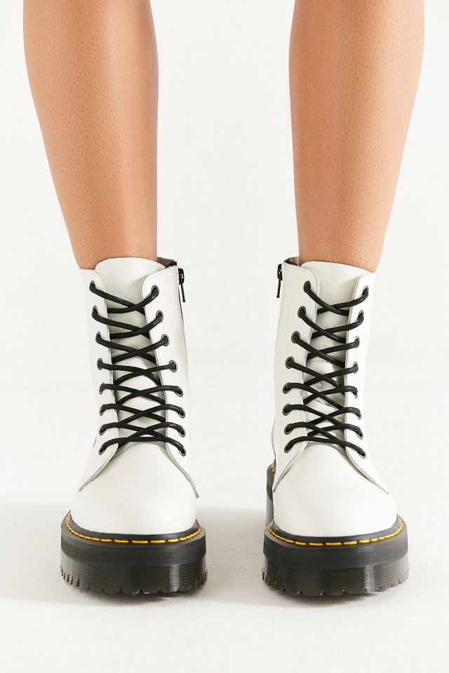 White doc martens store urban outfitters