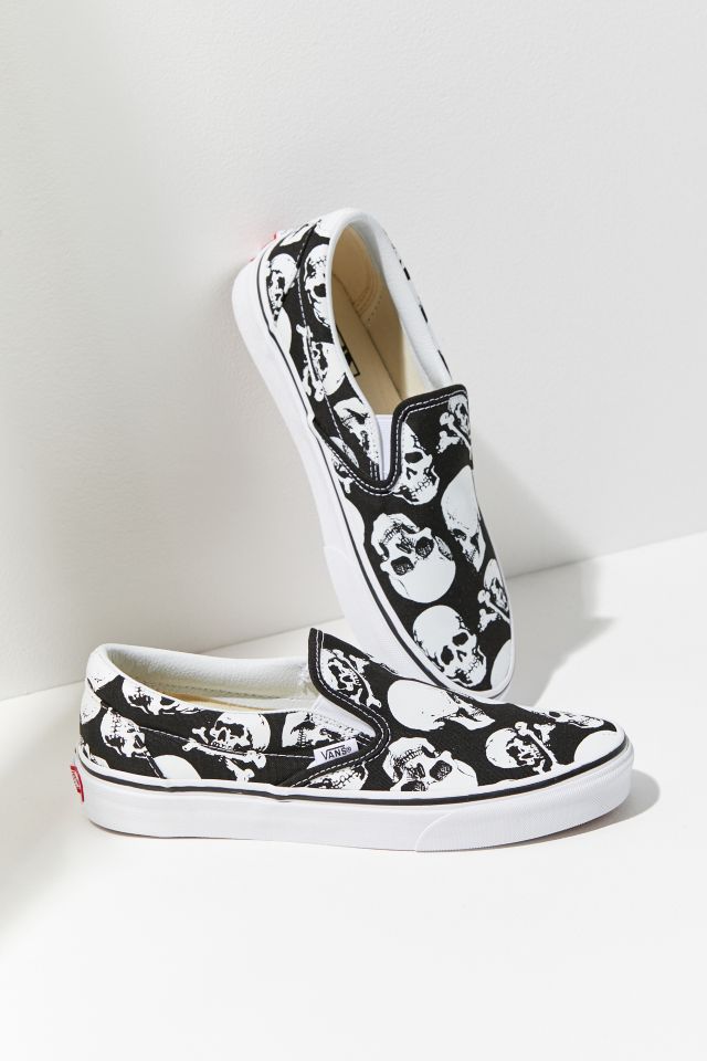 Vans skull store slip ons