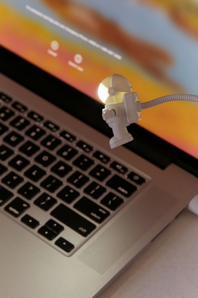 Kikkerland Design USB Astronaut Light #2