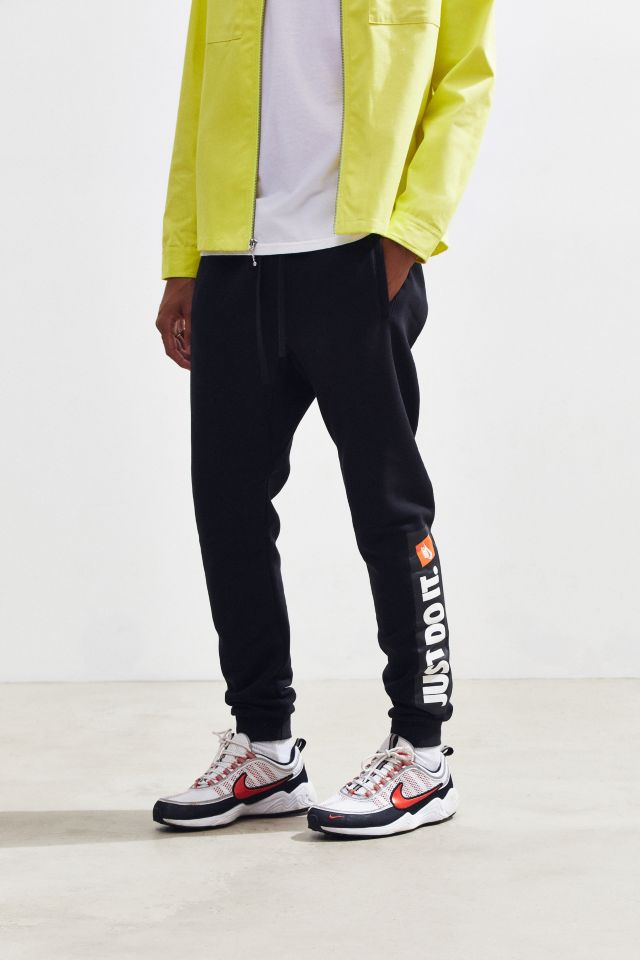 Urban outfitters nike online joggers