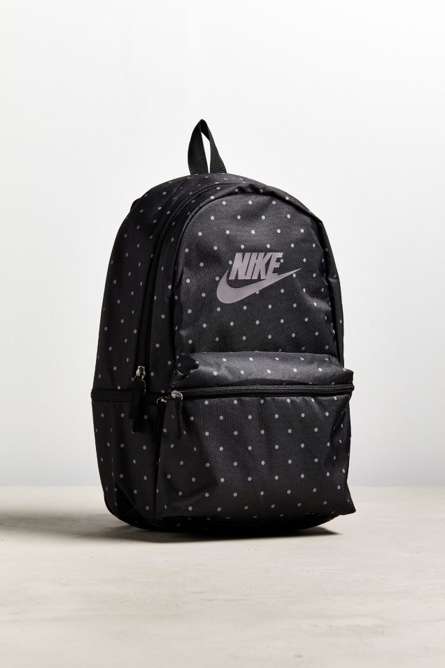 Nike Heritage Backpack | Urban Outfitters