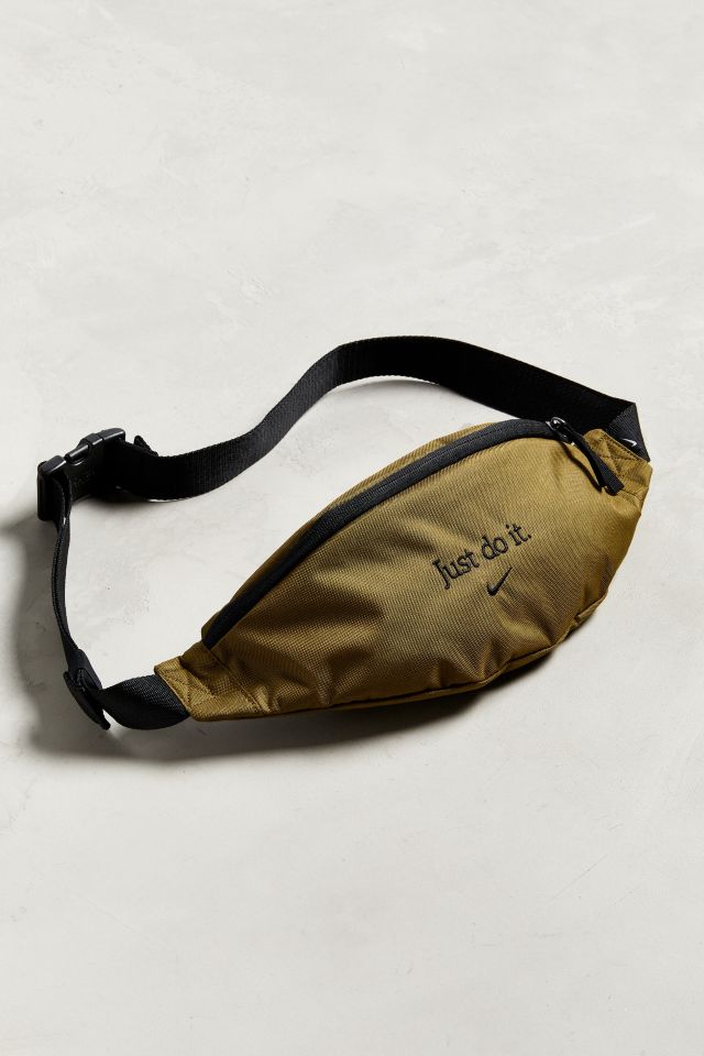 Nike fanny clearance pack urban outfitters