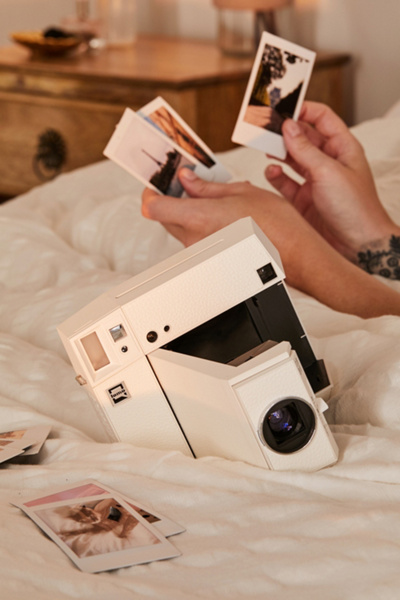 Lomography The Lomo’Instant Square Camera | Urban Outfitters