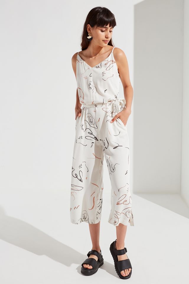 Women Abstract Printed Jumpsuit With Belt