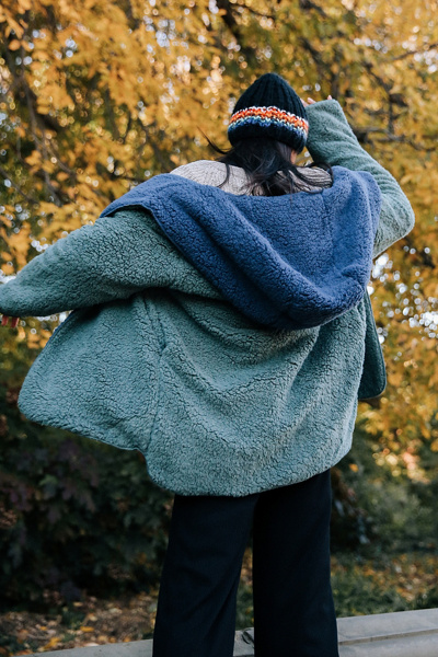 UO Carmella Cozy Reversible Teddy Jacket | Urban Outfitters