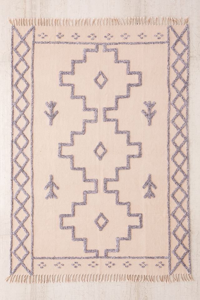 Isidora Patterned Tufted Rug | Urban Outfitters