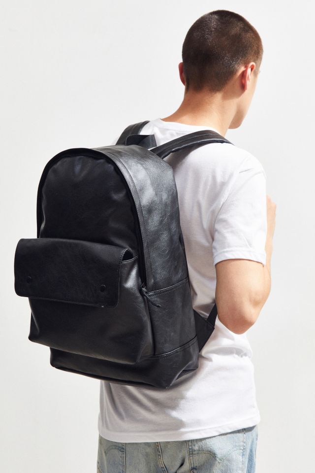 Sac à Dos UO en Similicuir avec Poche à Rabat #1