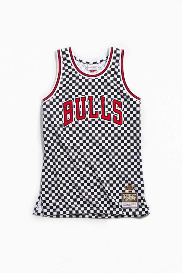 Mitchell & Ness Chicago Bulls Checkered Swingman Basketball Jersey | Urban  Outfitters