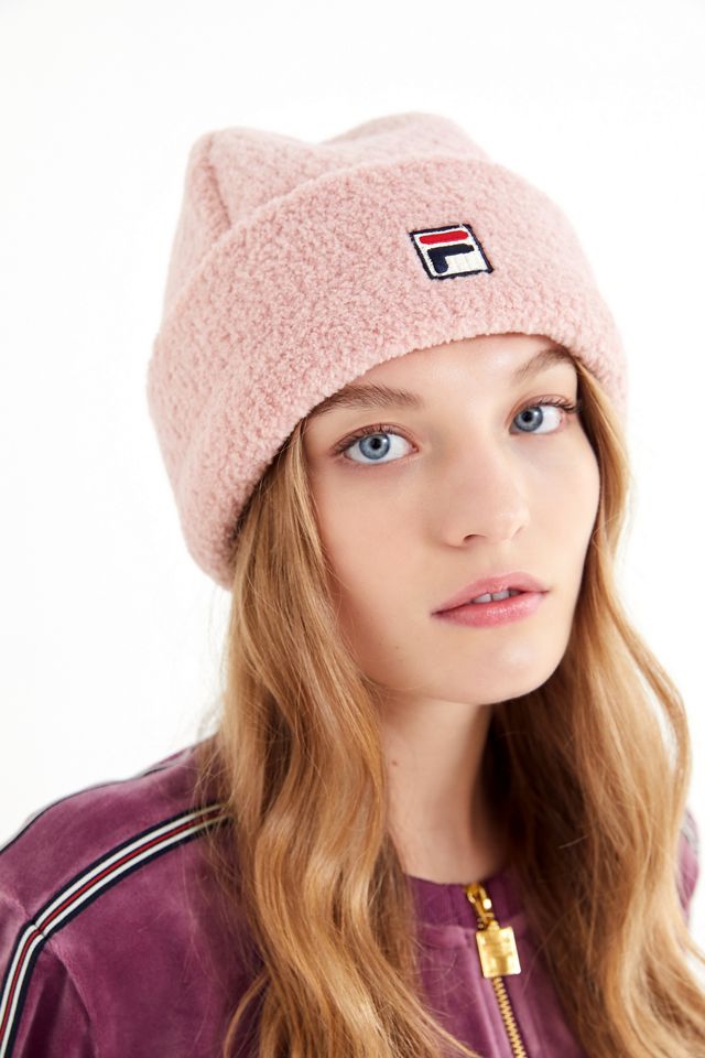Tuque pelucheuse FILA Urban Outfitters Canada