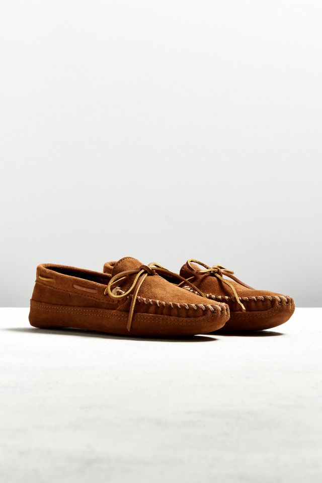 Minnetonka Double Bottom Fleece Moccasin | Urban Outfitters Canada